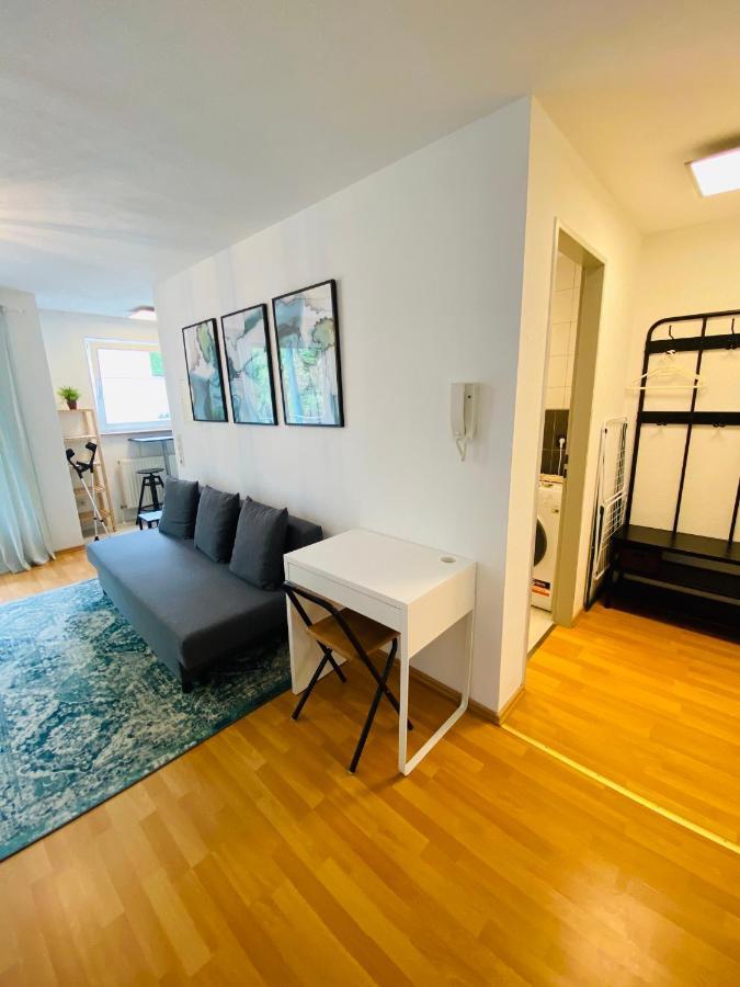 Outletcity Apartment Ferienwohnung Metzingen Metzingen  Extérieur photo